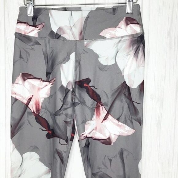 FABLETICS Mid-Rise Printed PowerHold Leggings - Picture 3 of 6